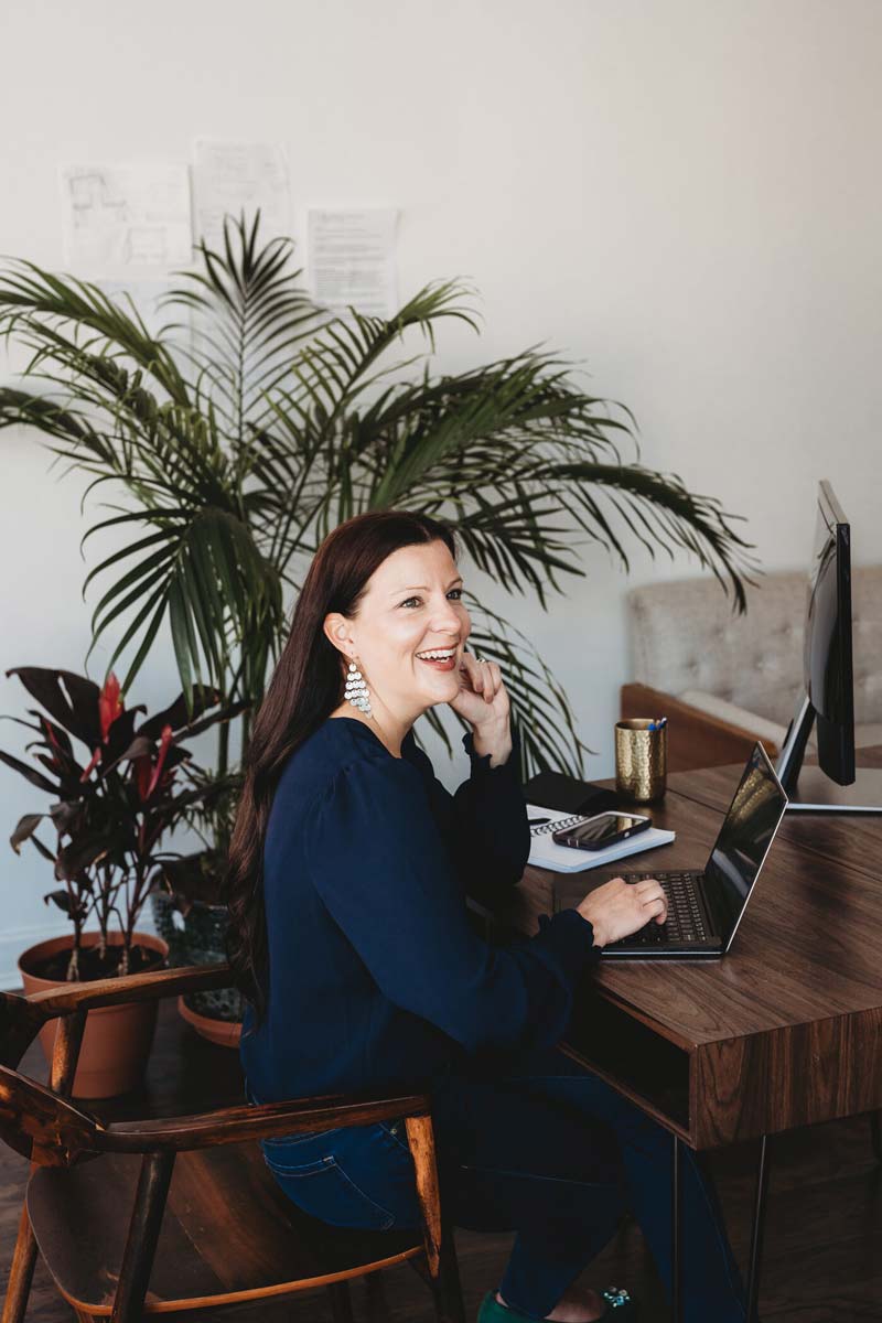owner-desk-web